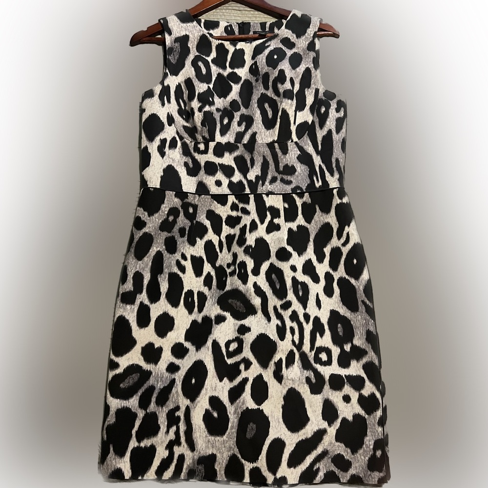 Super cute snow leopard print dress!